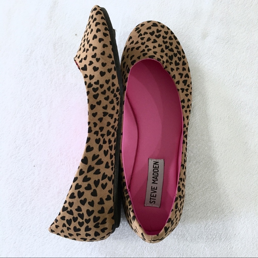 NWOT Steve Madden Girls Tan Flats with Hearts - Picture 3 of 6